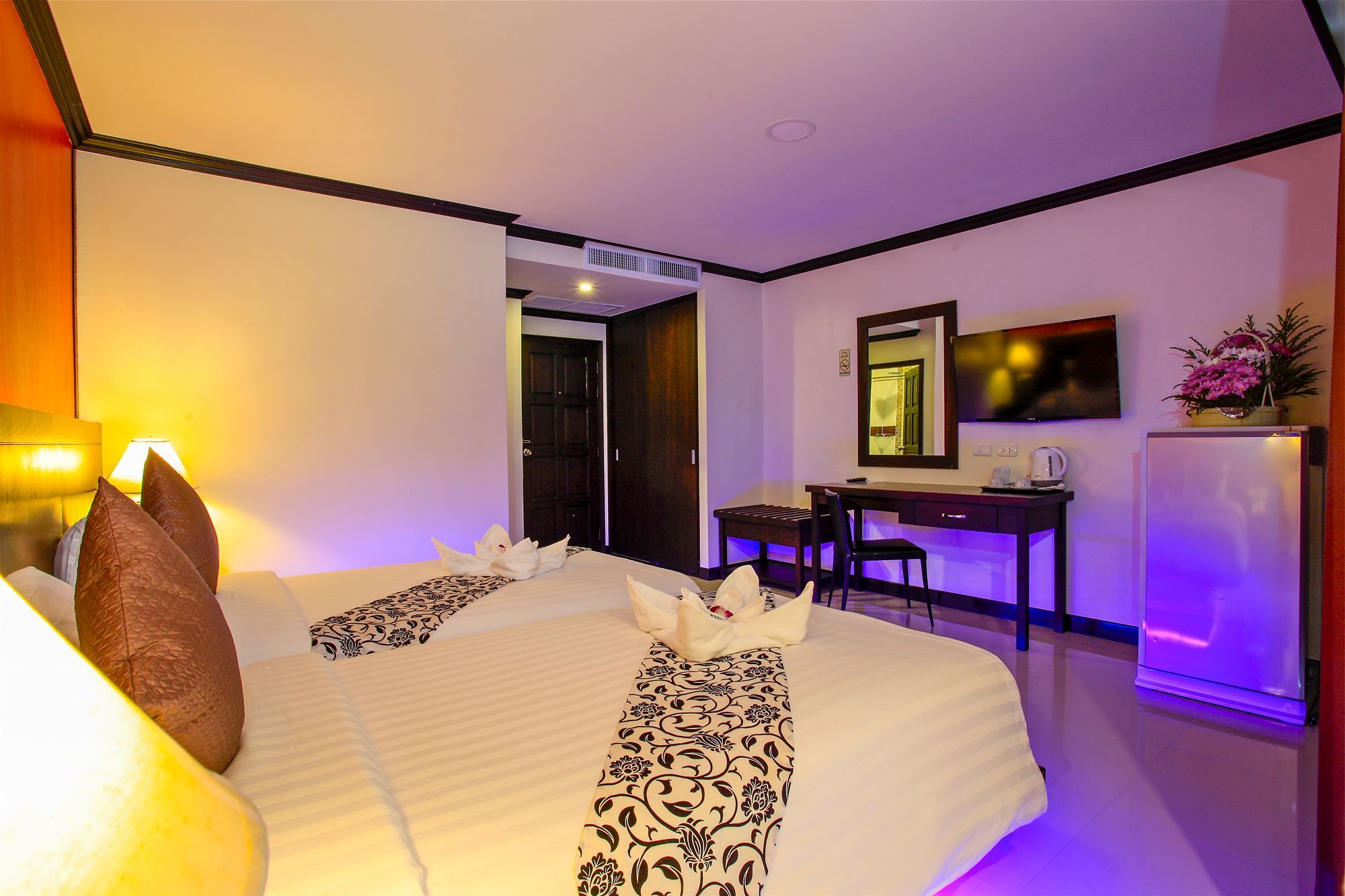 โรงแรม ออร์คิด การ์เด้นท์ Patong ภายนอก รูปภาพ